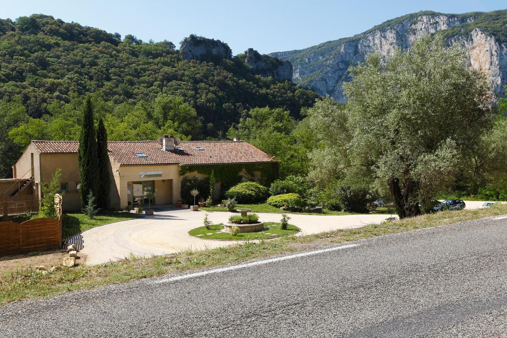 Vacanceole - Le Domaine De Chames - Pont D'Arc Vallon-Pont-d'Arc Exterior photo